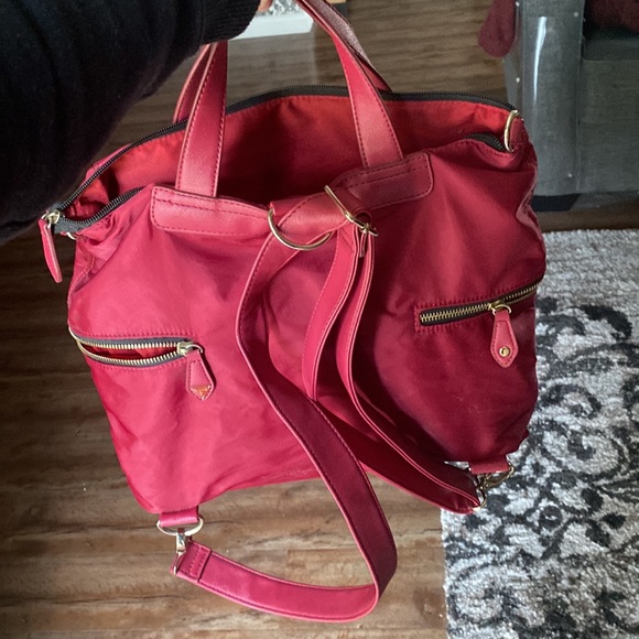 Practically NEW Guess backpack - Picture 5 of 6